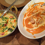 グルガオン - 左は海老のカレー、右はバターチキン