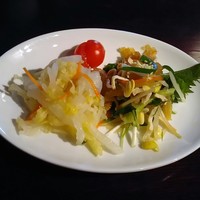 過門香 赤坂溜池山王店 - ランチ：カジュアルセット（クラゲの冷菜と野菜の甘酢漬け）