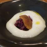 エスパイ クック コウベ - レッドキャベツのマリネとカラスミ、アサリのスープのエスプーマスパークリングムース添え