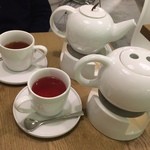 smith&hsu - アフターヌーンティー（奥）とフルーツティー（手前）