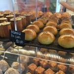 Bakery & Table - つやつやアンパン