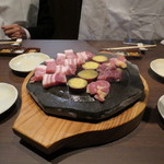 銀座 あまくさ 青山外苑 - 天草大王とマロン豚の溶岩焼き