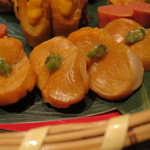 銀座 あまくさ 青山外苑 - わさびを添えた帆立