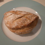 パナデリーヤティグレ - 玉ねぎとトマトのパン