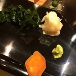 寿し処 寿々 - わかめ　ガリ