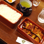 博多名代 吉塚うなぎ屋 - 特うな重は鰻6きれ