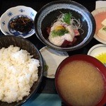 まんや - まぐろのブツ山かけ定食　880円