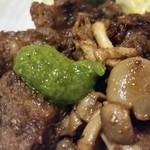 イーマサラ - マトンマサラに、ミントとパクチーのアチャール。