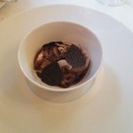 ル・ブルギニオン - 温かい前菜。ホタテとトリュフ。普通はフォアグラ。