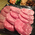 焼肉　韓国料理 八幸苑 - タン塩。