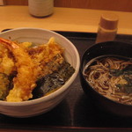 Ten Ten - 天丼セット　724円  海老、キス、イカ、ピーマン、南瓜、海苔