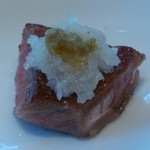 鉄板焼 あみじま - お肉に大根おろし＋ゆず胡椒のせ