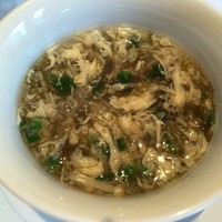 四川豆花飯荘 東京店 - もずくと卵のとろみスープ