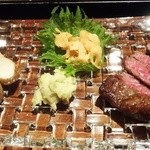 肉家 串八 - リブロースと本山葵と共に