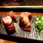 肉家 串八 - ぶ厚ぃ～ねっ♪焼きもカットも全てお店がやってくれます。