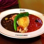 GiGi - 「赤」と「黒」の愛盛り