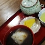 茶房 ゑびや - 栗入りぜんざいをいただきました。