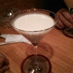 BAR 麦 - 金柑カクテル（宮崎県産の金柑たまたまとホワイトチョコリキュール）