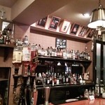 BAR 麦 - カウンター内のバックバー