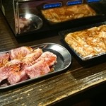 Horumon Yakiniku Sakaba Motomachi Romansu - カルビ＆ホルモン頂きました。