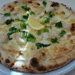 アルゾーニ・イタリア - ホタテと菜の花のピッツァ