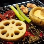 炉ばた 三光橋 - この肉厚しいたけに、れんこんさん、鶏さん
      テンション↑↑↑