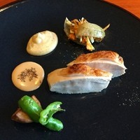 Restaurant Re: - 低温で2時間かけて火を入れた美桜鶏のロースト