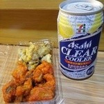 セブンイレブン - チューハイ100円  とホルモン揚げ
