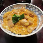 萬丸 - 鶏料理屋さんの親子丼って感じ