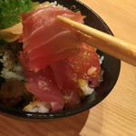 Mekikinoginji - 朝得丼はミニサイズですが、まぐろがドーンと６枚乗ってます！