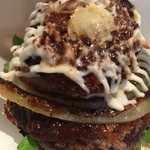 フリークス - HODADE BURGER…上に乗っているのが「ほだで」フライ