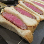 SATOブリアン - ブリカツ・サンド(シャトーブリアンのカツ)
      