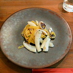 エスパイ クック コウベ - はやりイカのタッリアテッレ