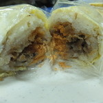 喜多士豆漿蛋餅 - 鹹飯糰加蛋　40元（約150円　1元：3.6円）（ファントヮン）はおにぎり