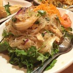 Dao Thai Restaurant - かなり現地風にアレンジされたヤムウンセン
