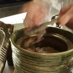 おにく 花柳 - トリュフ　どんだけ入れるの(笑)