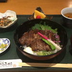 Oumiushi Okaki Honten - 近江牛ロースステーキ丼
