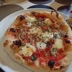 イタリア料理 アチェルボ - ピッツァ　桜えびのロマーナ