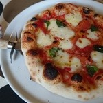 イタリア料理 アチェルボ - ピッツァ　マルゲリータ