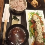 豆家茶寮 - チキンタツタのランチ