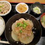 天然魚と七輪焼き 隠れ居酒屋 雑魚や - 昼定食 大根と黒豚の炊き合わせ