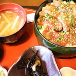 お食事処かなめ - まぐろと白身のごま漬け丼