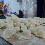 阿亮餃子館 - 丁寧に包まれます。