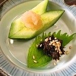 幸喜屋 - きゅうりに「城下かれい味噌」を添えた前菜の一品
