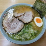 家系ラーメン 近藤家 - 塩ラーメン（中）900円