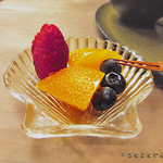 末吉鮓 - 季節の果物