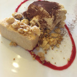 リストランテ シーヴァ - ドルチェはティラミスとキャラメル味の(確か)ドンドゥルマ