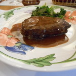 シェ・ジャニー - たっぷりのﾏﾃﾞﾗ酒ソース元の嵩はかなりでしょう