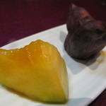 酒中花 空心  - メロンの紹興酒漬けと菱の実