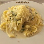 パスタ・リコッタ - 牡蠣クリーム